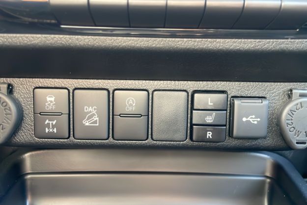 TOYOTA HILUX 2.8 D4-D 204 BVA EXECUTIVE 4PL