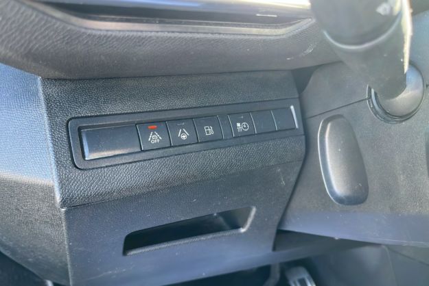 PEUGEOT 3008 HYBRID4 300 GT