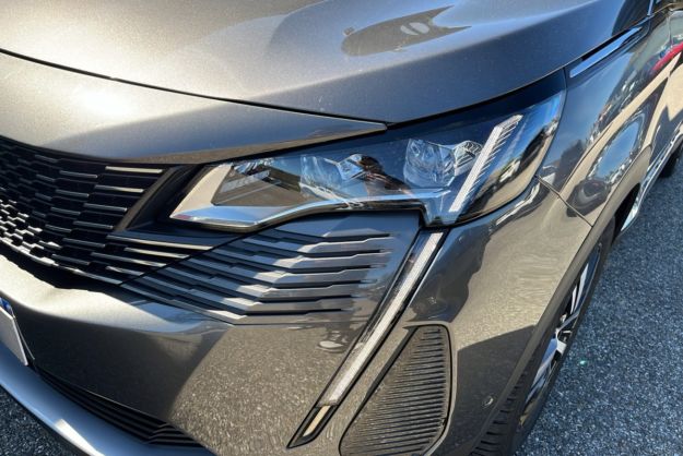 PEUGEOT 3008 HYBRID4 300 GT