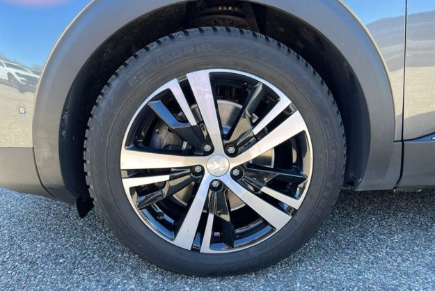 PEUGEOT 3008 HYBRID4 300 GT