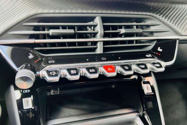 PEUGEOT 2008 130 EAT8 ALLURE SURÉQUIPÉ