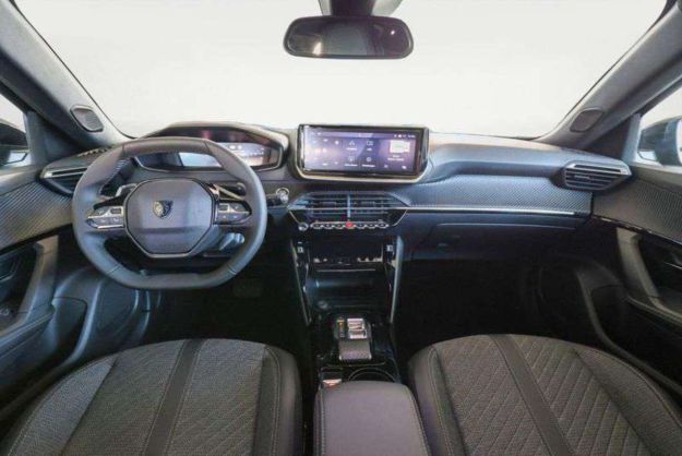 PEUGEOT 2008 130 EAT8 ALLURE SURÉQUIPÉ