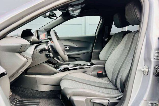 PEUGEOT 2008 130 EAT8 ALLURE SURÉQUIPÉ