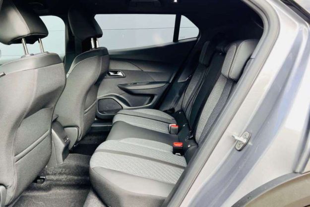 PEUGEOT 2008 130 EAT8 ALLURE SURÉQUIPÉ