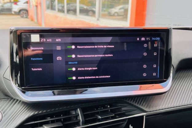 PEUGEOT 2008 130 EAT8 ALLURE SURÉQUIPÉ