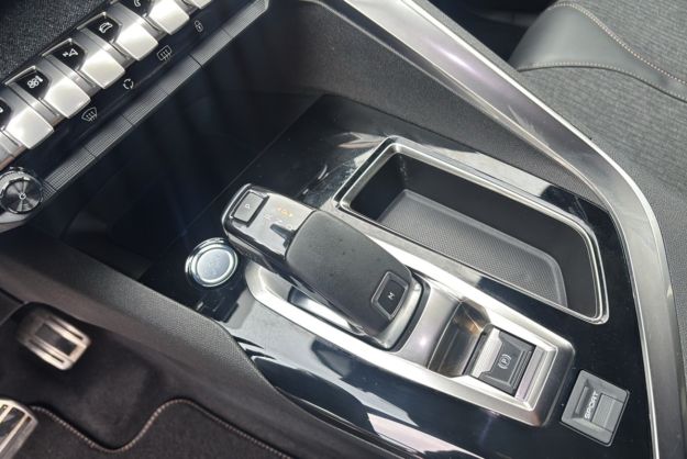 PEUGEOT 3008 HDI 130 EAT8 GT-LINE