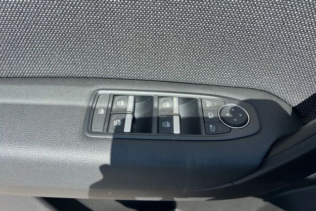 RENAULT CAPTUR E-TECH HYBRID 145 TECHNO PLUS