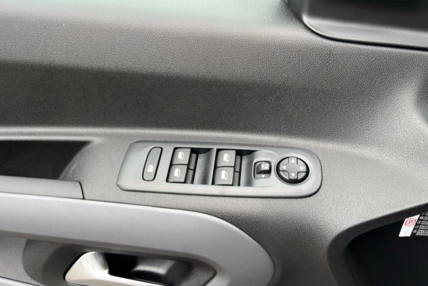 CITROEN BERLINGO BLUEHDI 130 EAT8 MAX 5PL N1