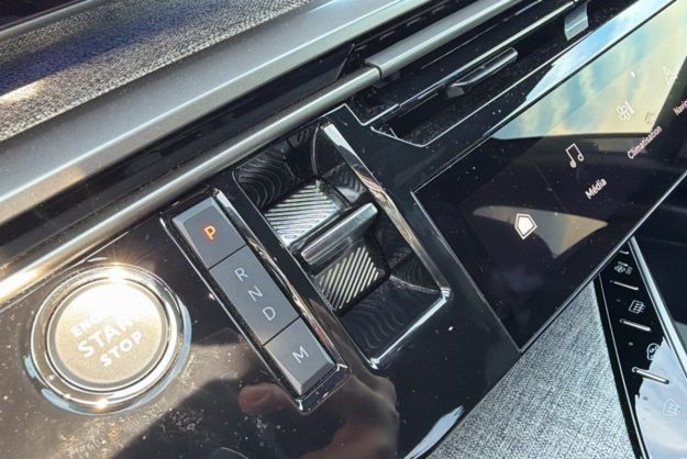 PEUGEOT 3008 HYBRID 136 E-DCS6 ALLURE GPS PANO