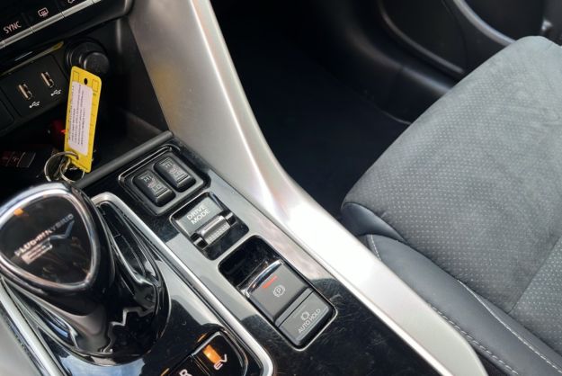 MITSUBISHI ECLIPSE CROSS 2.4 PHEV 4WD INTENSE