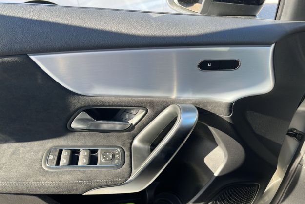 MERCEDES-BENZ CLASSE A 200D BVA EXCLUSIVE DESIGN