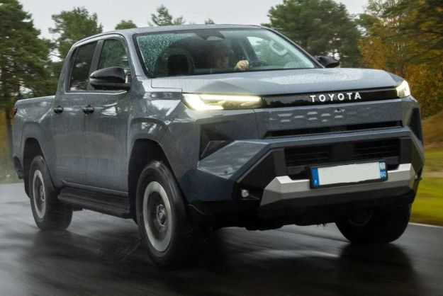 TOYOTA HILUX NEW 2.8 204 BVA CONFORT 4PL