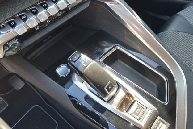 PEUGEOT 3008 1.5 HDI 130 ALLURE