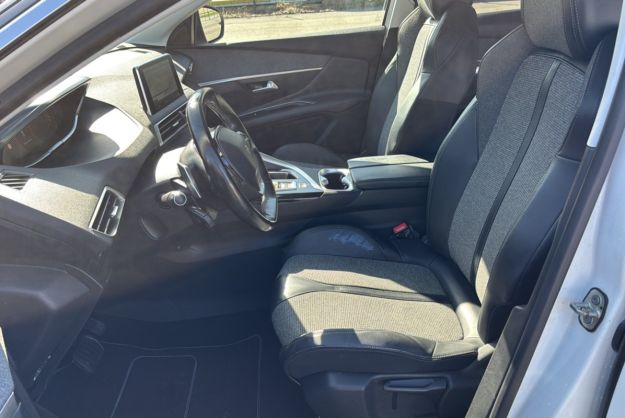 PEUGEOT 3008 1.5 HDI 130 ALLURE