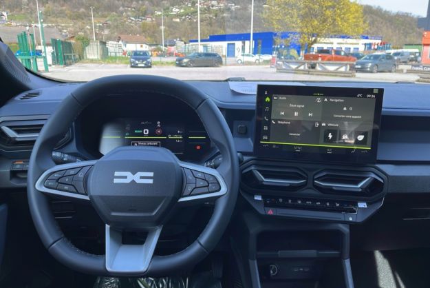 DACIA BIGSTER HYBRID 155 EXPRESSION PLUS