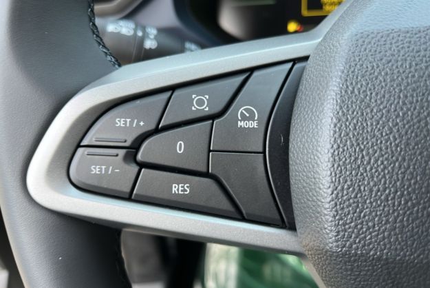 DACIA BIGSTER HYBRID 155 EXPRESSION PLUS