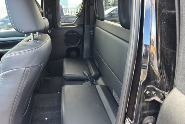 TOYOTA HILUX X-TRA D-4D 204 BVA INVINCIBLE