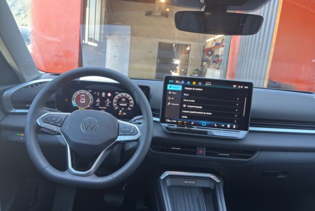VOLKSWAGEN T-ROC ETSI 150 DSG LIFE PLUS