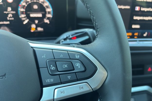 VOLKSWAGEN T-ROC ETSI 150 DSG LIFE PLUS