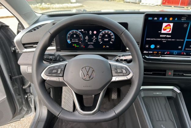 VOLKSWAGEN T-ROC ETSI 150 DSG LIFE PLUS