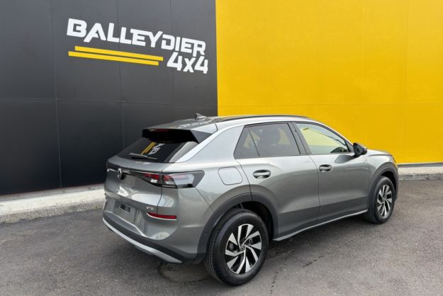 VOLKSWAGEN T-ROC ETSI 150 DSG LIFE PLUS