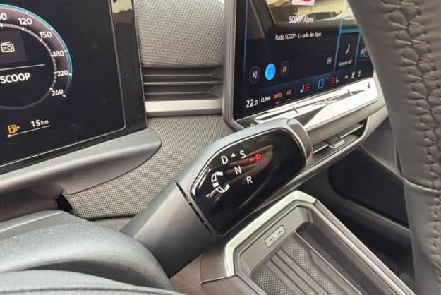 VOLKSWAGEN T-ROC ETSI 150 DSG LIFE PLUS