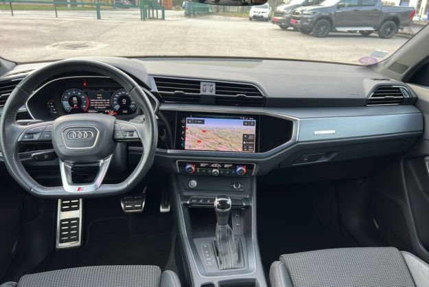 AUDI Q3 1.5 35 TFSI 150 S-TRONIC7 S-LINE
