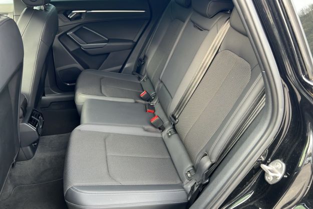 AUDI Q3 1.5 35 TFSI 150 S-TRONIC7 S-LINE