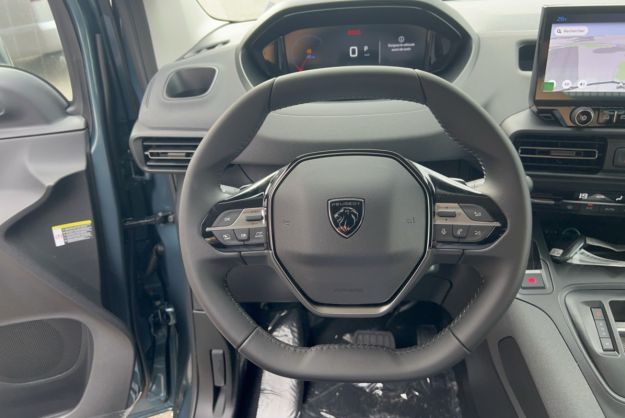 PEUGEOT RIFTER BLUEHDI 130 EAT8 ALLURE