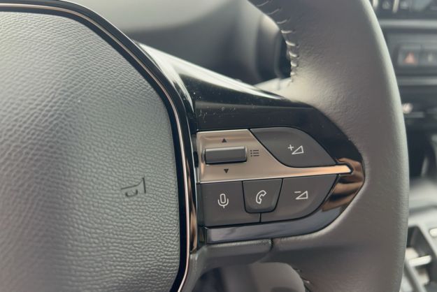PEUGEOT RIFTER BLUEHDI 130 EAT8 ALLURE