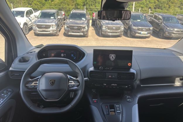 PEUGEOT RIFTER BLUEHDI 130 EAT8 ALLURE