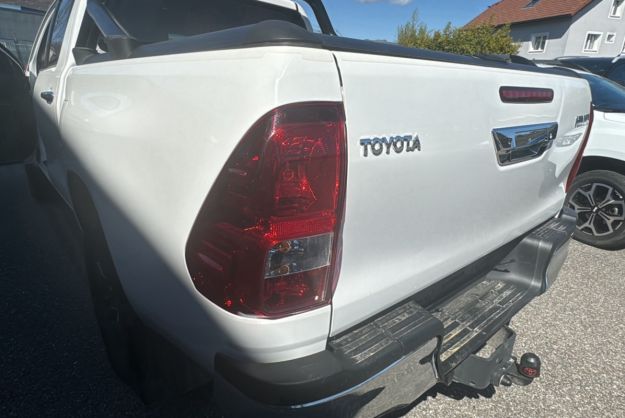 TOYOTA HILUX D4-D 150 BVA LEGENDE RIDEAU 4PL