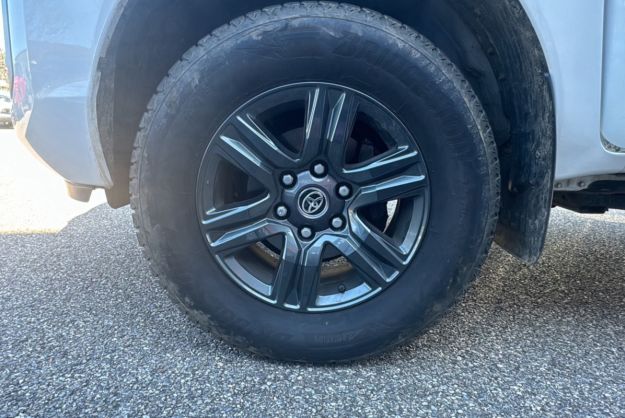 TOYOTA HILUX D4-D 150 BVA LEGENDE RIDEAU 4PL