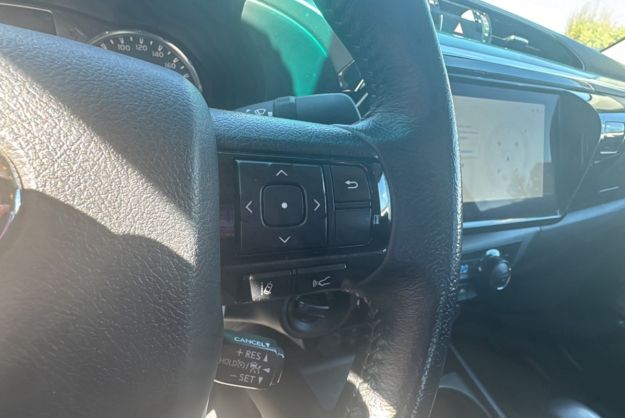 TOYOTA HILUX D4-D 150 BVA LEGENDE RIDEAU 4PL