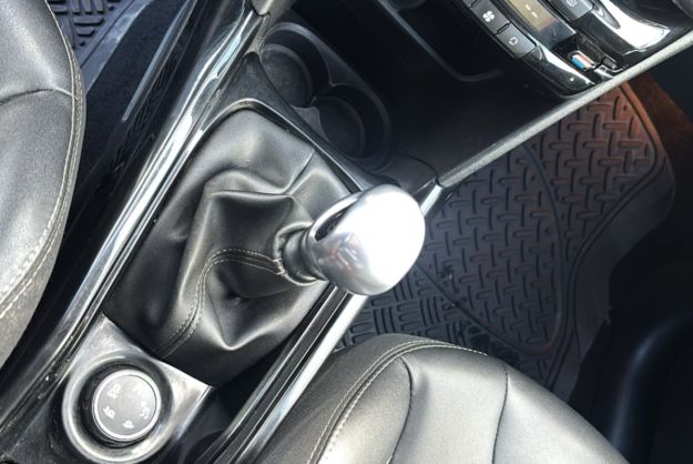 PEUGEOT 2008 1.6 BLUEHDI 120 ALLURE GRIP CONTROL