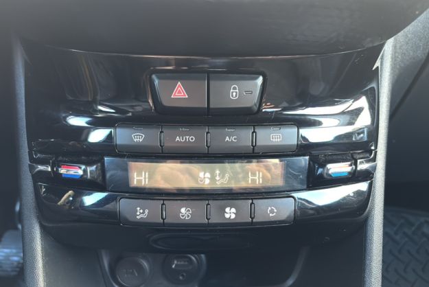 PEUGEOT 2008 1.6 BLUEHDI 120 ALLURE GRIP CONTROL