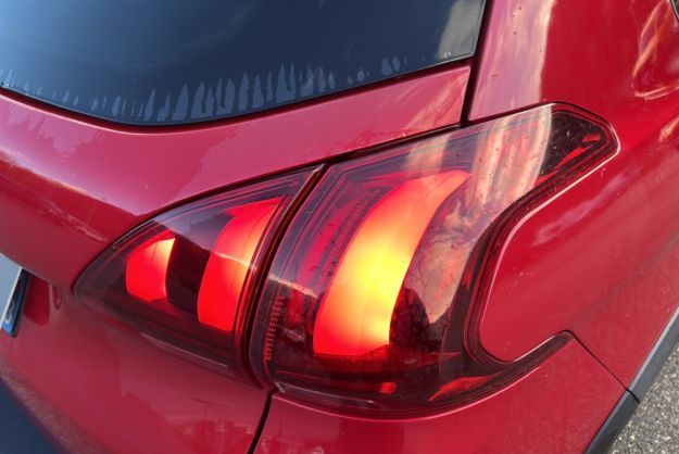 PEUGEOT 2008 1.6 BLUEHDI 120 ALLURE GRIP CONTROL