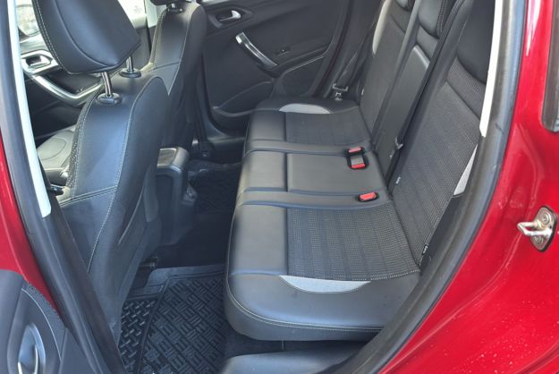 PEUGEOT 2008 1.6 BLUEHDI 120 ALLURE GRIP CONTROL