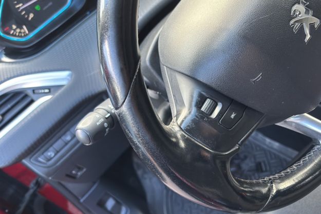 PEUGEOT 2008 1.6 BLUEHDI 120 ALLURE GRIP CONTROL