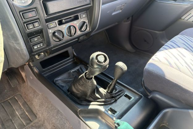 TOYOTA LAND CRUISER 90 3.0 125