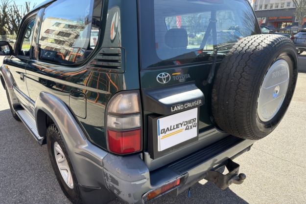 TOYOTA LAND CRUISER 90 3.0 125