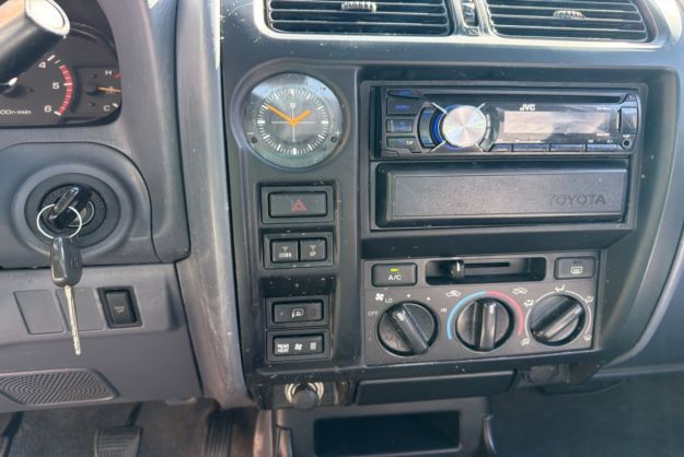 TOYOTA LAND CRUISER 90 3.0 125