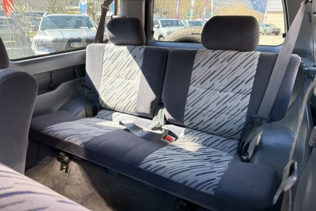 TOYOTA LAND CRUISER 90 3.0 125