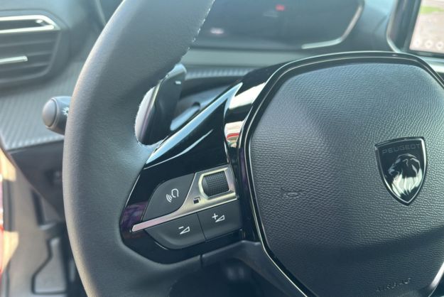 PEUGEOT 2008 HYBRID 145 E-DSC6 ALLURE PLUS