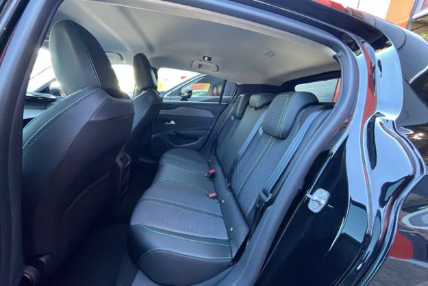 PEUGEOT 308 HYBRID 145 E-DSC6 ALLURE PLUS