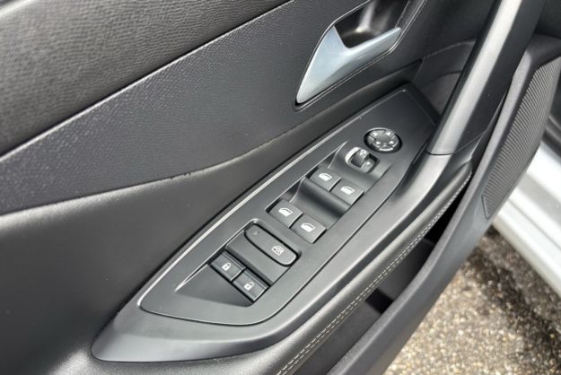 PEUGEOT 308 SW HYRID 145 E-DSC6 ALLURE PLUS