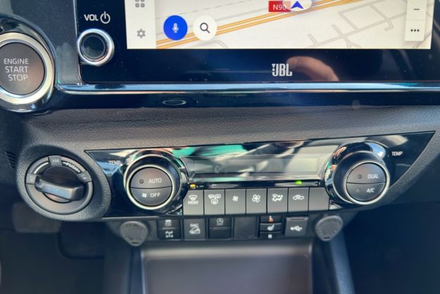 TOYOTA HILUX 2.8 204 BVA INVINCIBLE 4PL