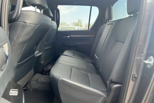 TOYOTA HILUX 2.8 204 BVA INVINCIBLE 4PL