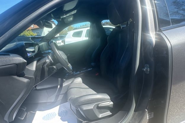 PEUGEOT 2008 1.2 PURETECH 130 EAT8 GT ATT