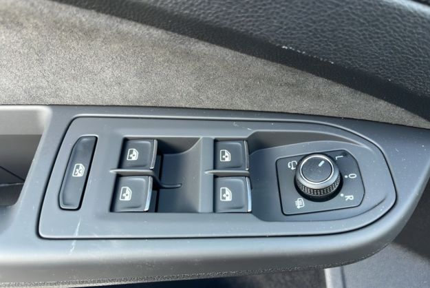 VOLKSWAGEN GOLF E-TSI 150 DSG R-LINE EDITION